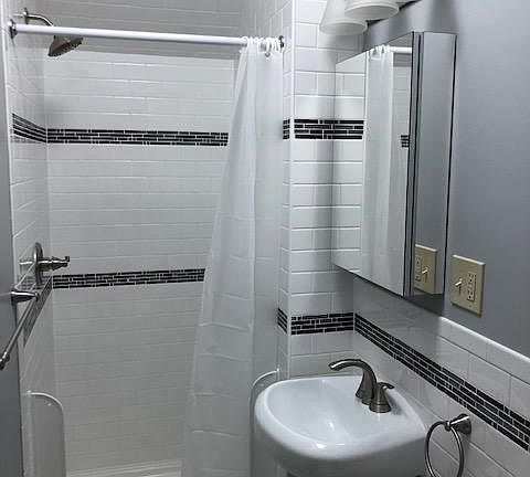 2nd image of 1307 6th St SE #1