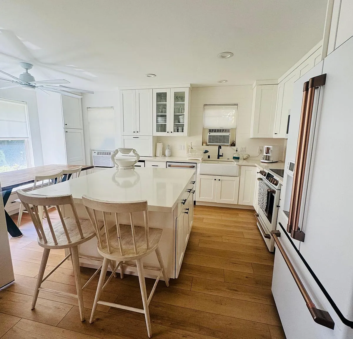 3 bed, 2.5 bath, 1434 sqft, $5,400 — Photo 1