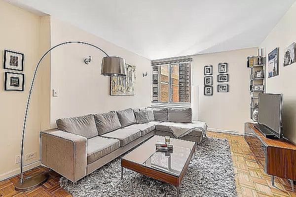 1st image of 210 E 63rd St APT 8A