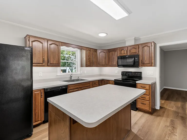 Olive Rd — Photo 12