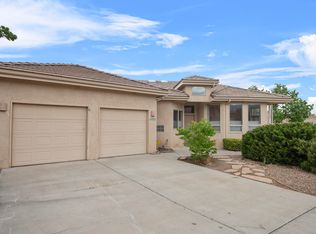 8023 Oso Escondido Dr NE, Albuquerque, NM 87122