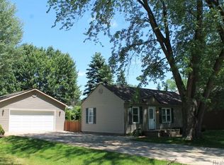 34016 Edna St, Farmington Hills, MI