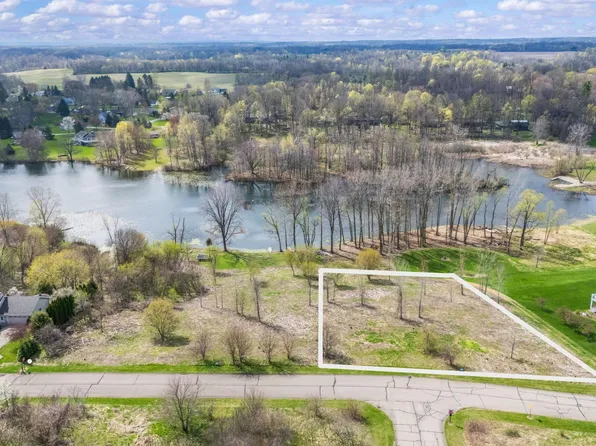 2658 W Lakeland Dr #35, Berrien Springs, MI 49103
