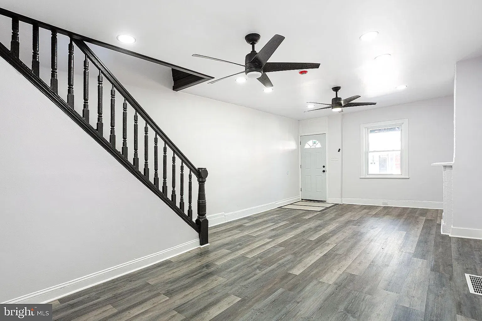 3 bed, 1.5 bath, $1,350 — Photo 2