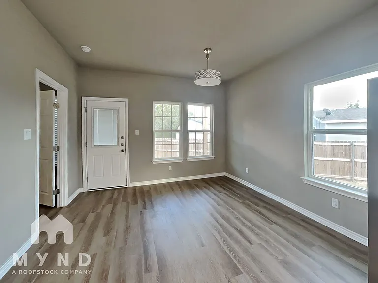 5621 Van Horn Dr — Photo 7