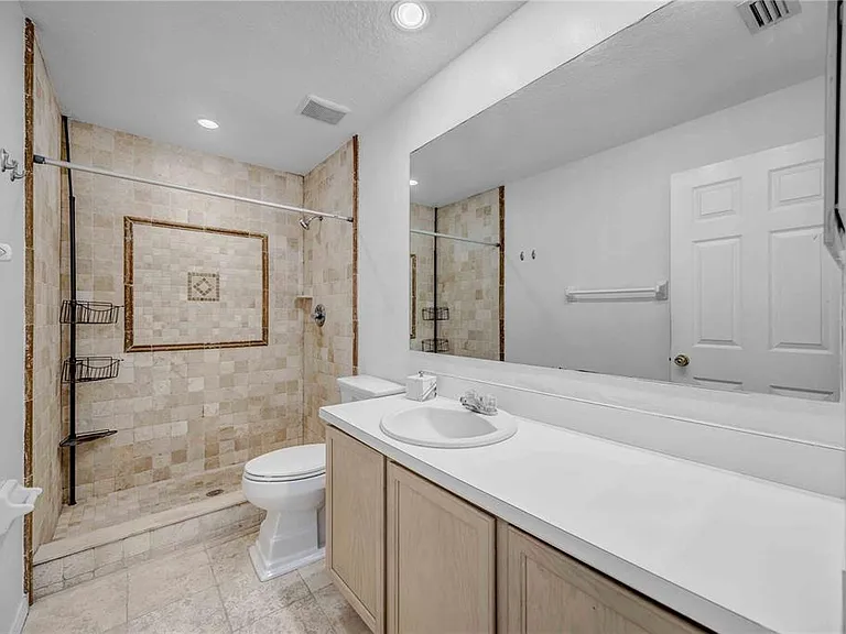 727 Kensington Lake Cir — Photo 43