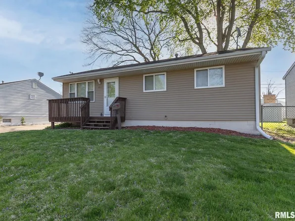 4034 9 1/2 St, East Moline, IL 61244