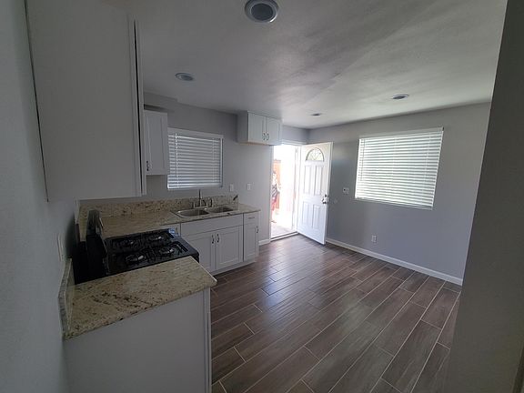 2nd image of 2208 N San Antonio Ave