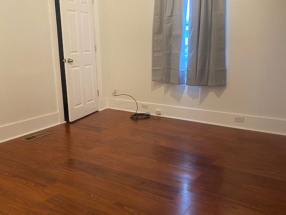 4th image of 227 Lake Ave #B