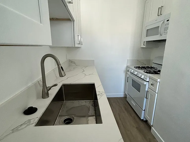 2256 Cambridge St #14 — Photo 1