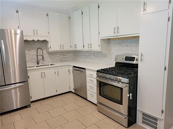 3rd image of 4110 W 74th Ter