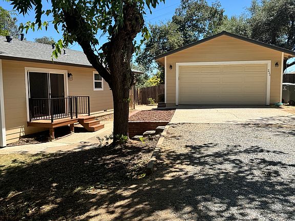 2nd image of 211 Mulberry Ln