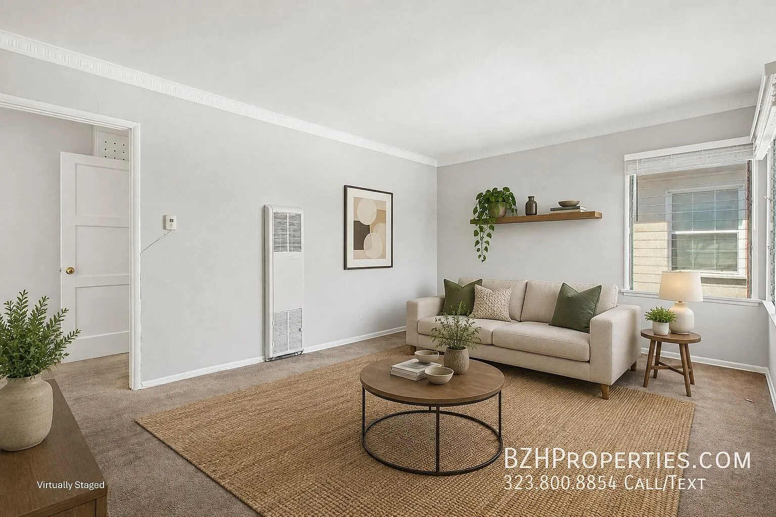 1 Bedroom in Prime North Hollywood with Garage Parking — Photo 1