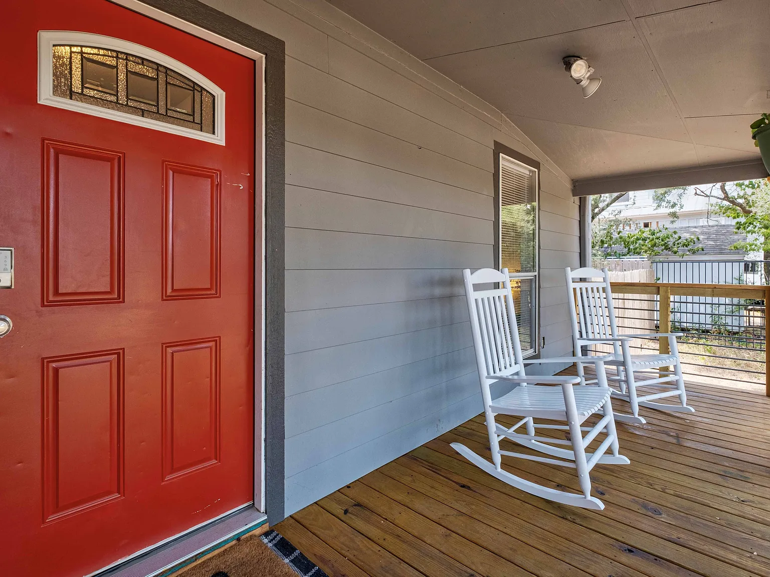 3 bed, 1020 sqft, $3,450 — Photo 2