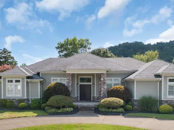 87 Ball Park St, Allen, KY 41601