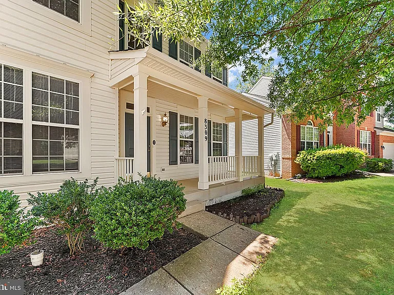 8309 Double Eagle St — Photo 3