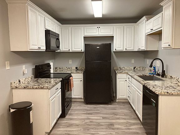 4th image of 1104 Rock St #1