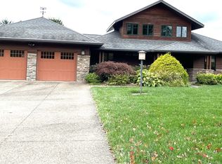 164 Dandyview Dr, New Kensington, PA 15068