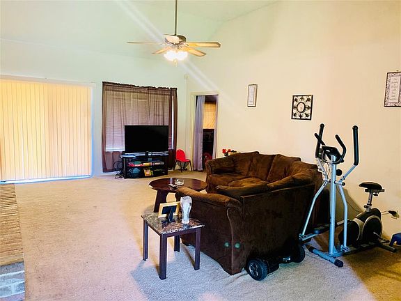 5th image of 515 Oakdale Dr