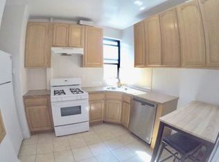 3165 35th St APT 3F, Astoria, NY 11106