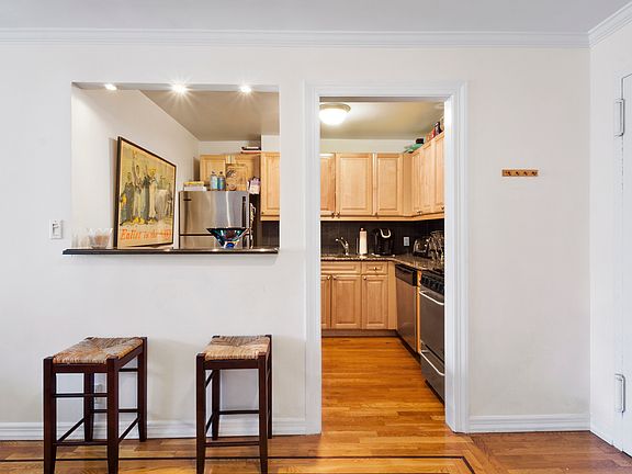 5th image of 333 E 34th St APT 14K