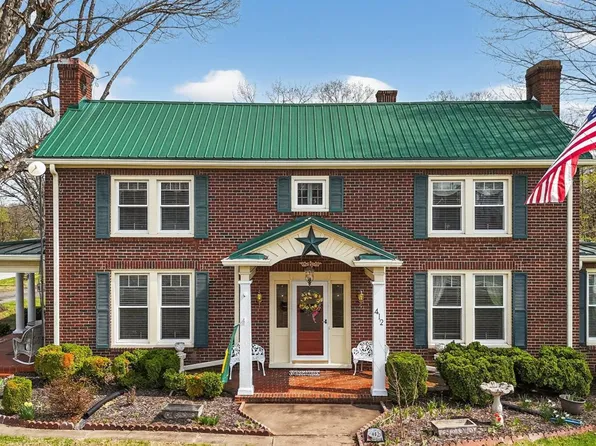 412 N Main St, Gretna, VA 24557