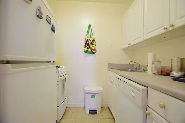 Rented by Street Realty Brokerage LLC | media 5