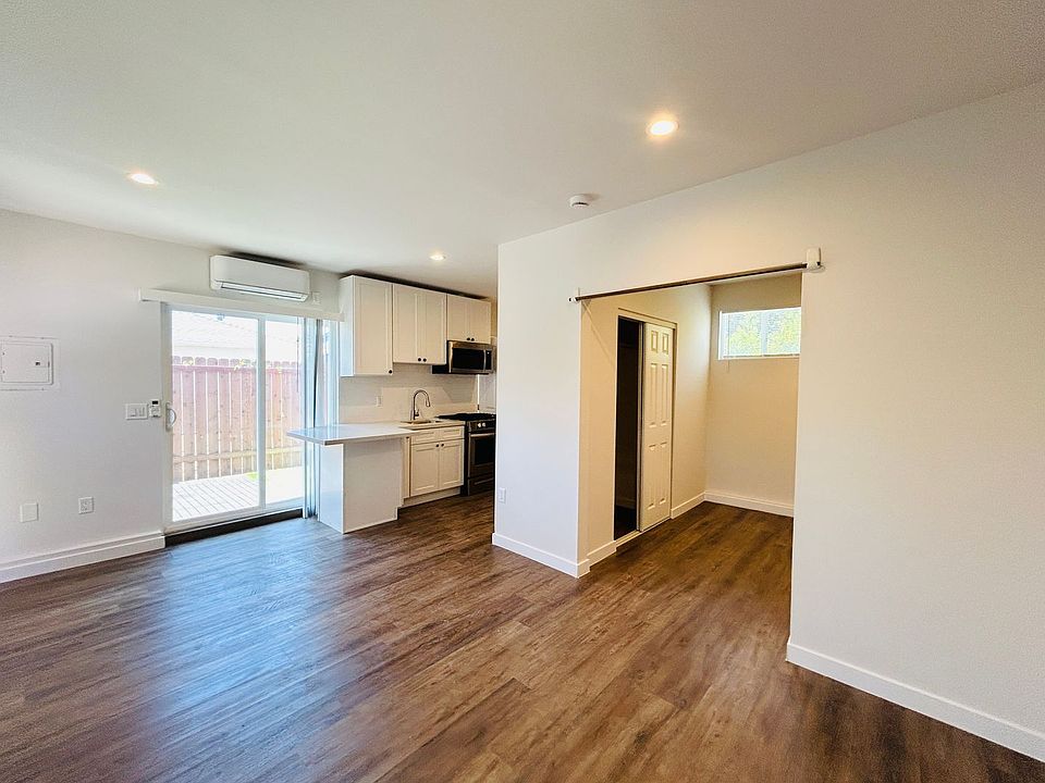 1st image of 10809 Garfield Ave APT A