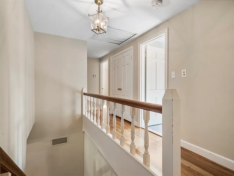 131 Montvale Rd — Photo 31
