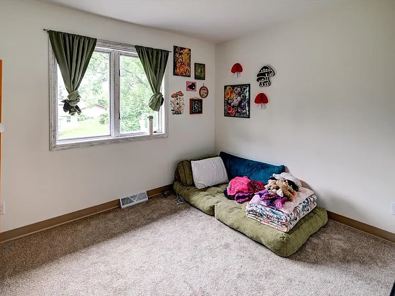 2305 McKenna Blvd — Photo 5