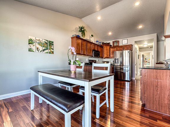 4th image of 675 SE Carefree Ln