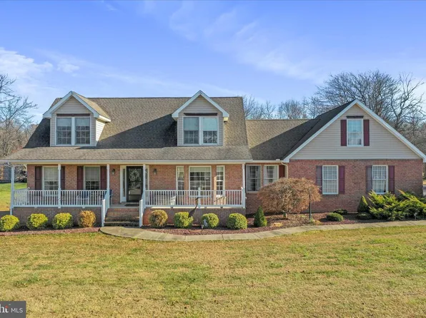 27 Blessing Ln, Martinsburg, WV 25403