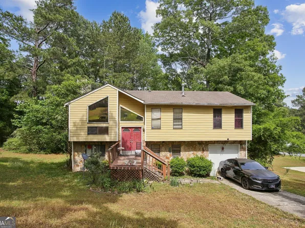 6930 Smoke Ridge Dr, Fairburn, GA 30213