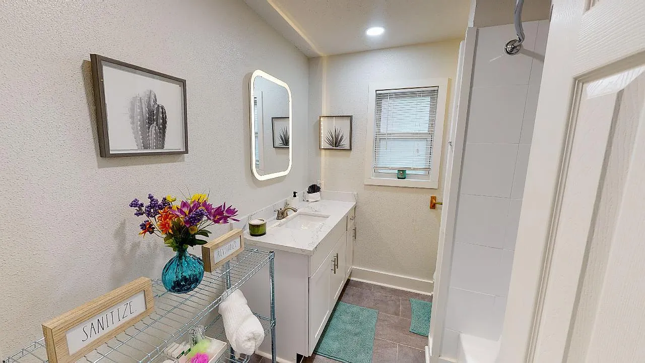 3 bed, 1750 sqft, $2,200 — Photo 2