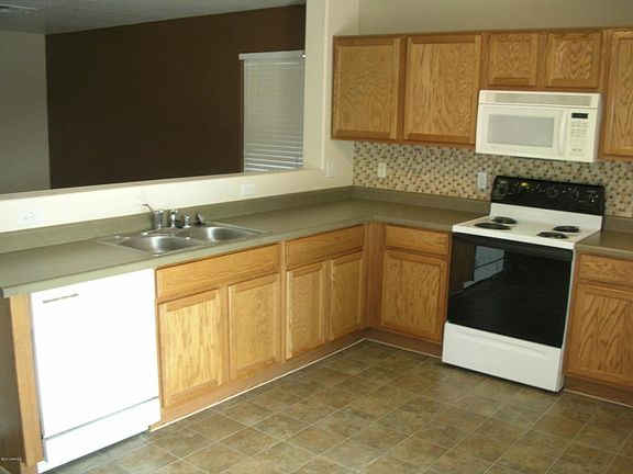 5th image of 16229 W Custer Ln