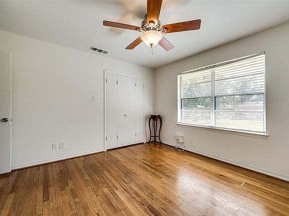 3rd image of 2738 Whitewood Dr