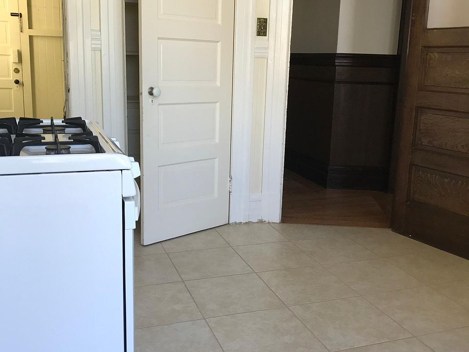 2nd image of 1224 Haight St