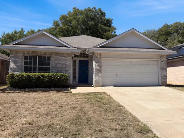 327 Texas Dr, Lake Dallas, TX 75065