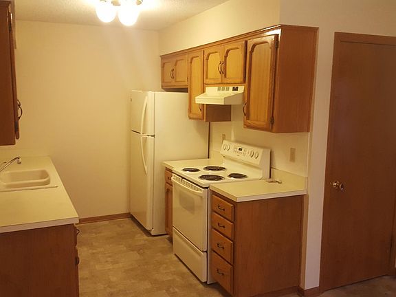 3rd image of 200 SE Greystone Dr