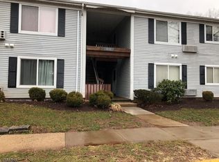 31 Norwich Pl, Somerset, NJ 08873