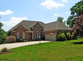 2118 River Chase Dr, Eden, NC 27288
