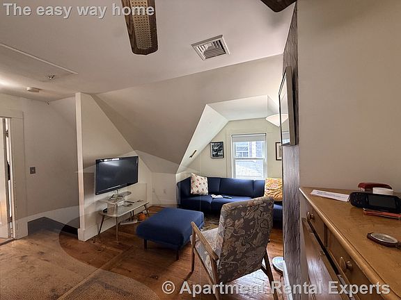 4th image of 15 Knapp St Unit 2