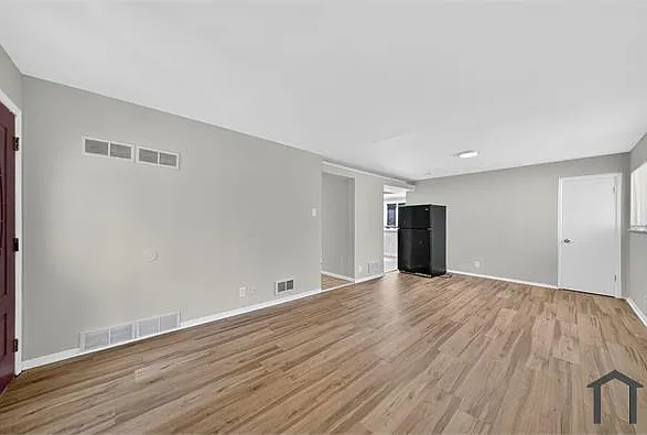 10772 Spring Garden Dr — Photo 5