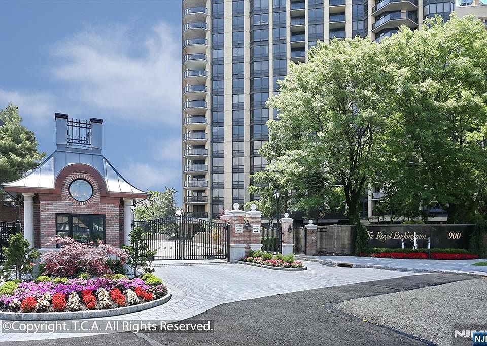 1st image of 900 Palisade Ave APT 17K