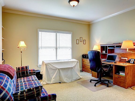Guest bedroom on main