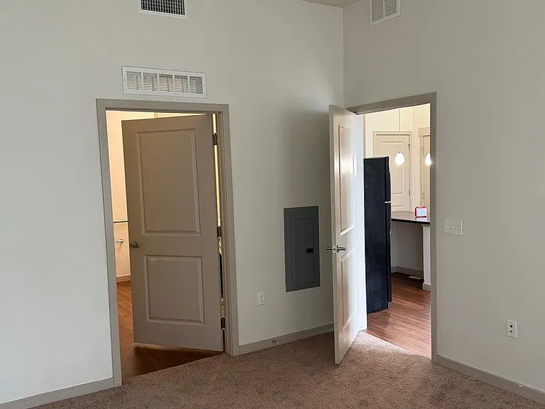 1305 N Peoria St — Photo 31