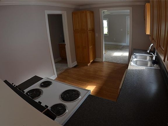 4th image of 6888 Wellington Dr