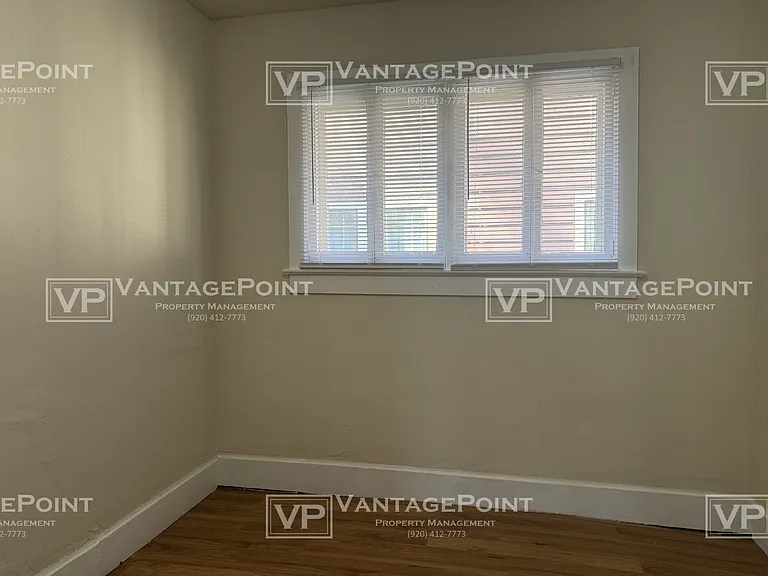 220 S Maple Ave — Photo 9