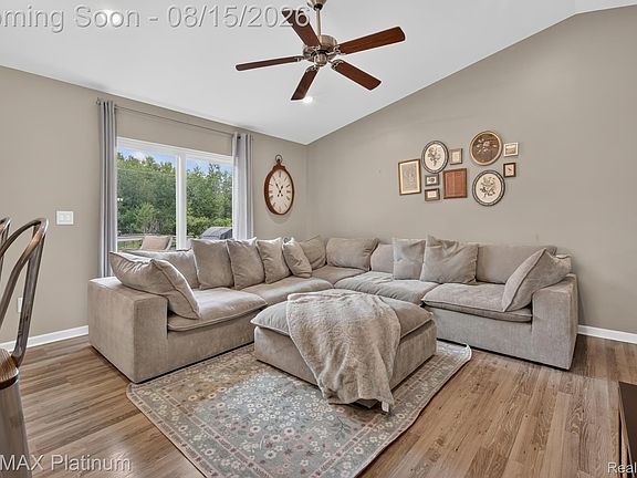 5th image of 354 Saddlebrook Dr