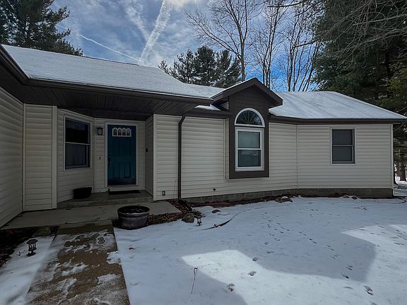 3rd image of 1610 N Sommer Ln